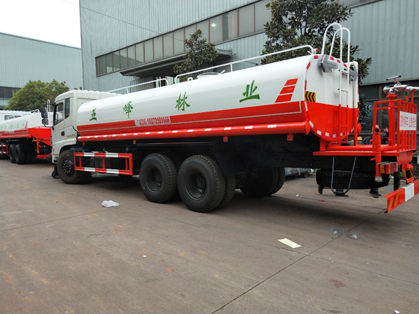 東風(fēng)20噸灑水車 東風(fēng)20噸灑水車