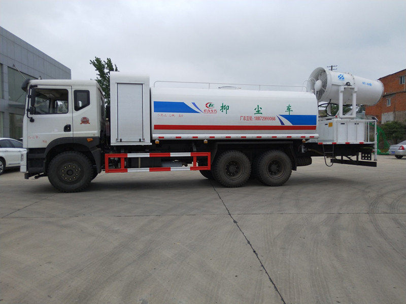 東風(fēng)大型抑塵車(chē) 東風(fēng)大型抑塵車(chē)