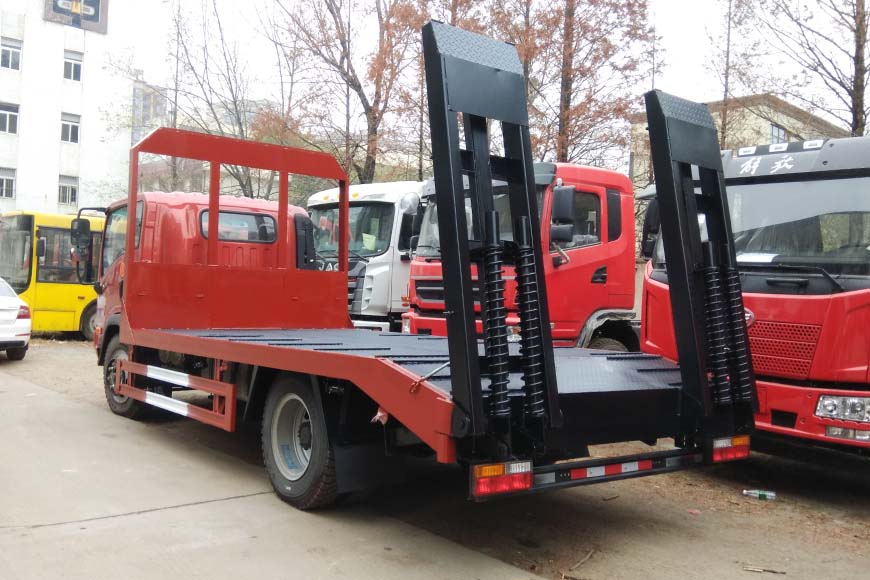 大運(yùn)單橋平板車挖機(jī)拖車-平板車挖機(jī)運(yùn)輸車廠家直銷-湖北程力 大運(yùn)單橋平板車挖機(jī)拖車-平板車挖機(jī)運(yùn)輸車廠家直銷-湖北程力