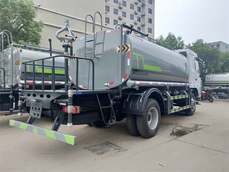 東風F5-12噸灑水車 東風F5-12噸灑水車
