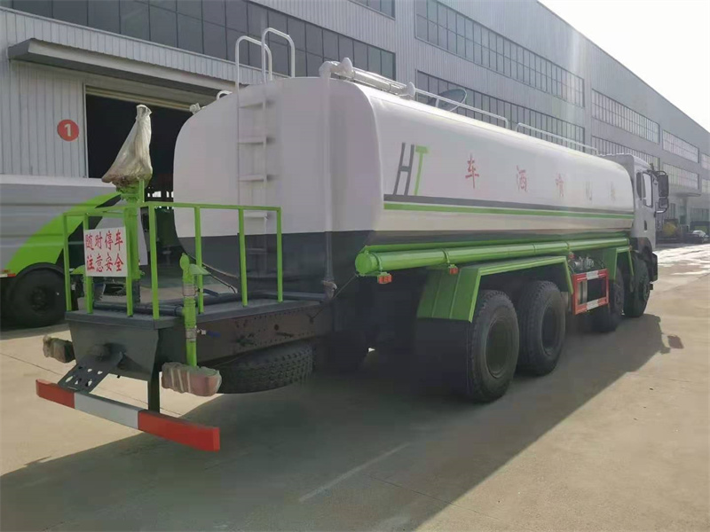 東風(fēng)大型灑水車(chē) 東風(fēng)大型灑水車(chē)