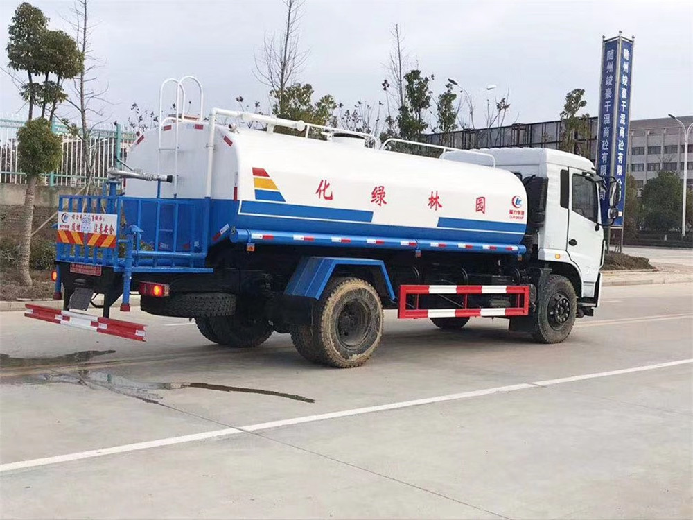 東風專底D3S14方灑水車 東風專底D3S14方灑水車