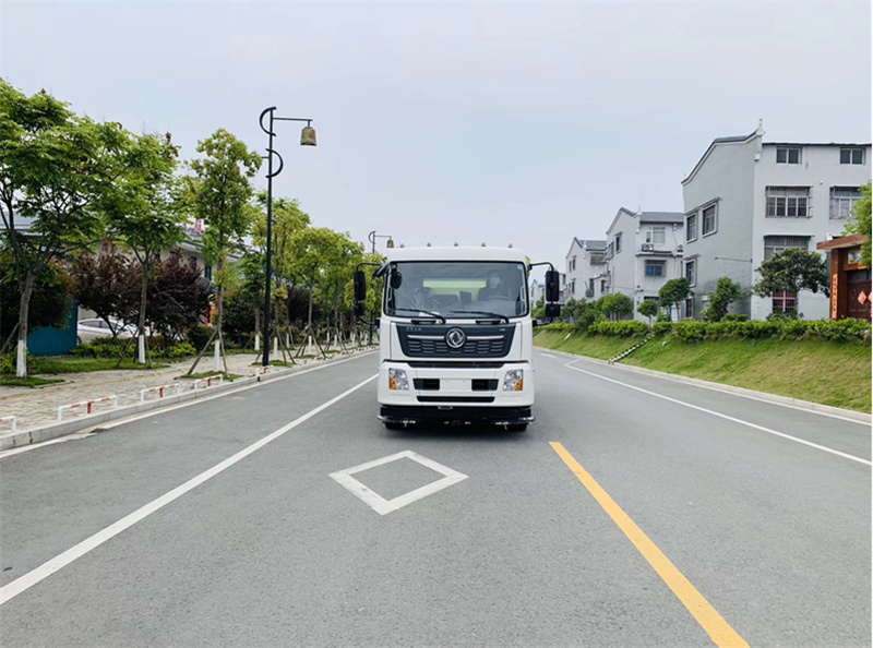 國六東風(fēng)天錦洗掃車(8方塵7方水)詳細(xì)說明 國六東風(fēng)天錦洗掃車(8方塵7方水)詳細(xì)說明