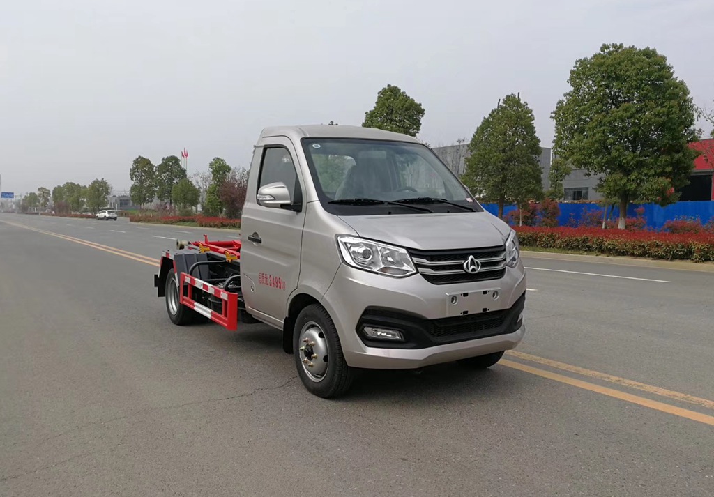 長安藍牌鉤臂式垃圾車-藍牌垃圾車廠家銷售-湖北盈通垃圾車生產廠家 長安藍牌鉤臂式垃圾車-藍牌垃圾車廠家銷售-湖北盈通垃圾車生產廠家