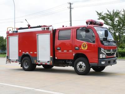 新東日牌YZR5070GXFSG20/E6型水罐消防車 新東日牌YZR5070GXFSG20/E6型水罐消防車
