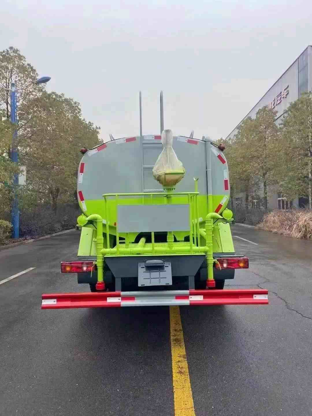 東風(fēng)全系灑水車的配置詳情和參考價格