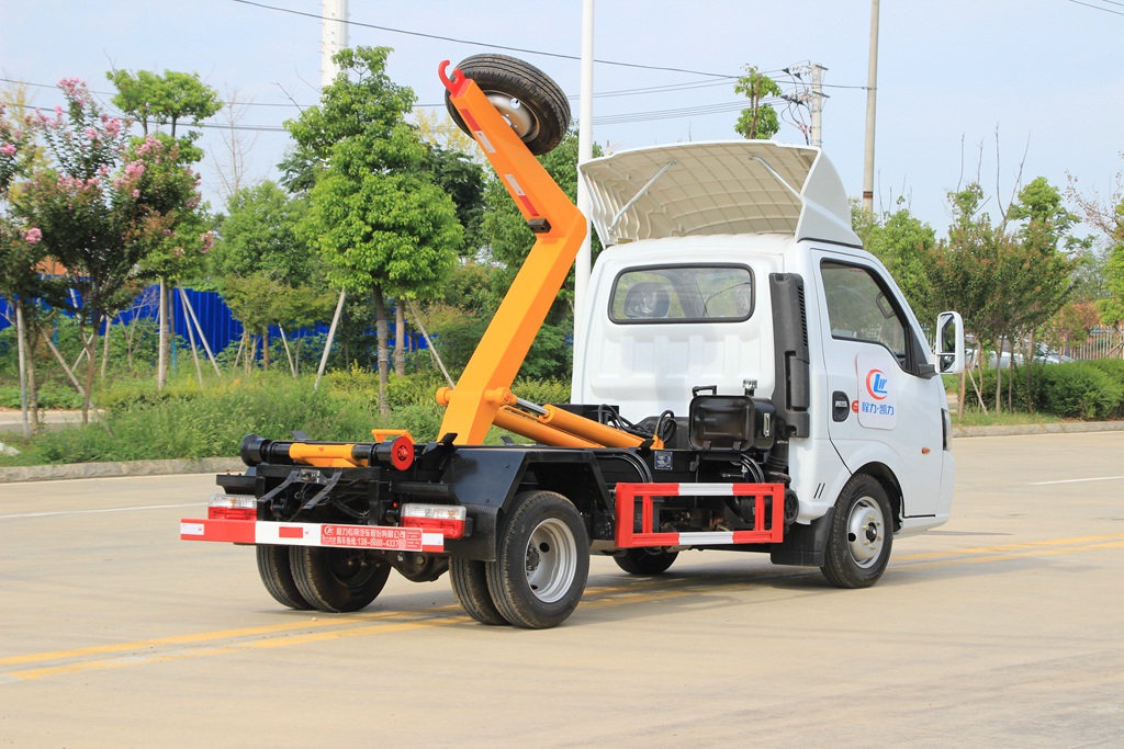 東風途逸勾臂垃圾車