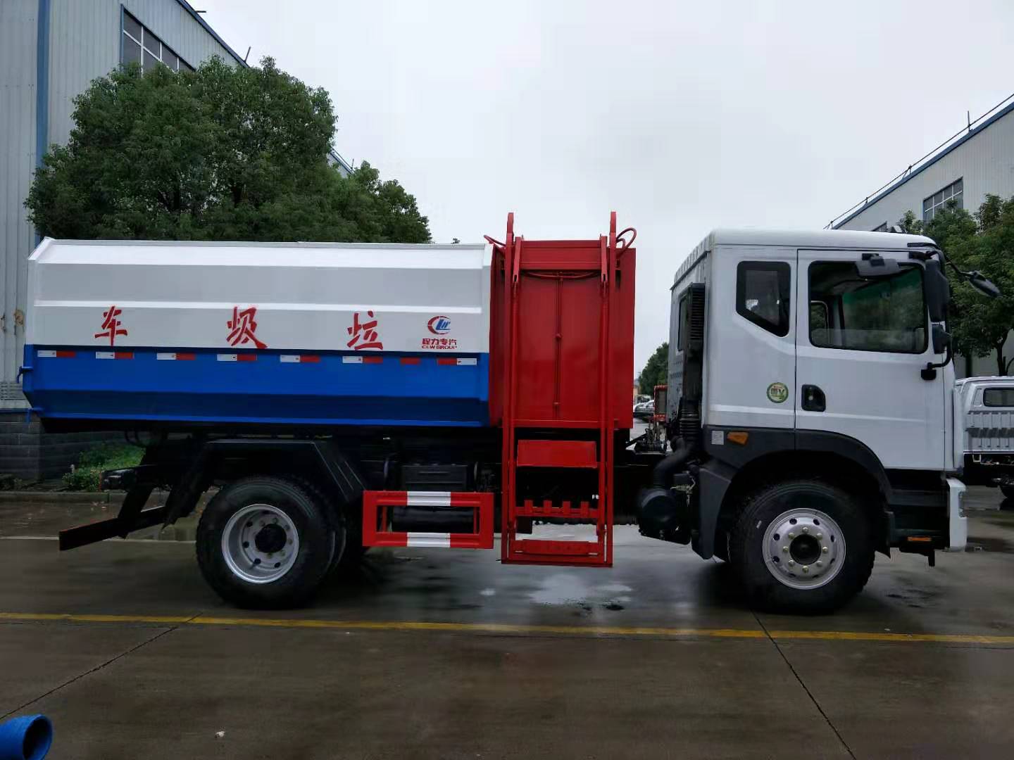 東風D9掛桶式垃圾車