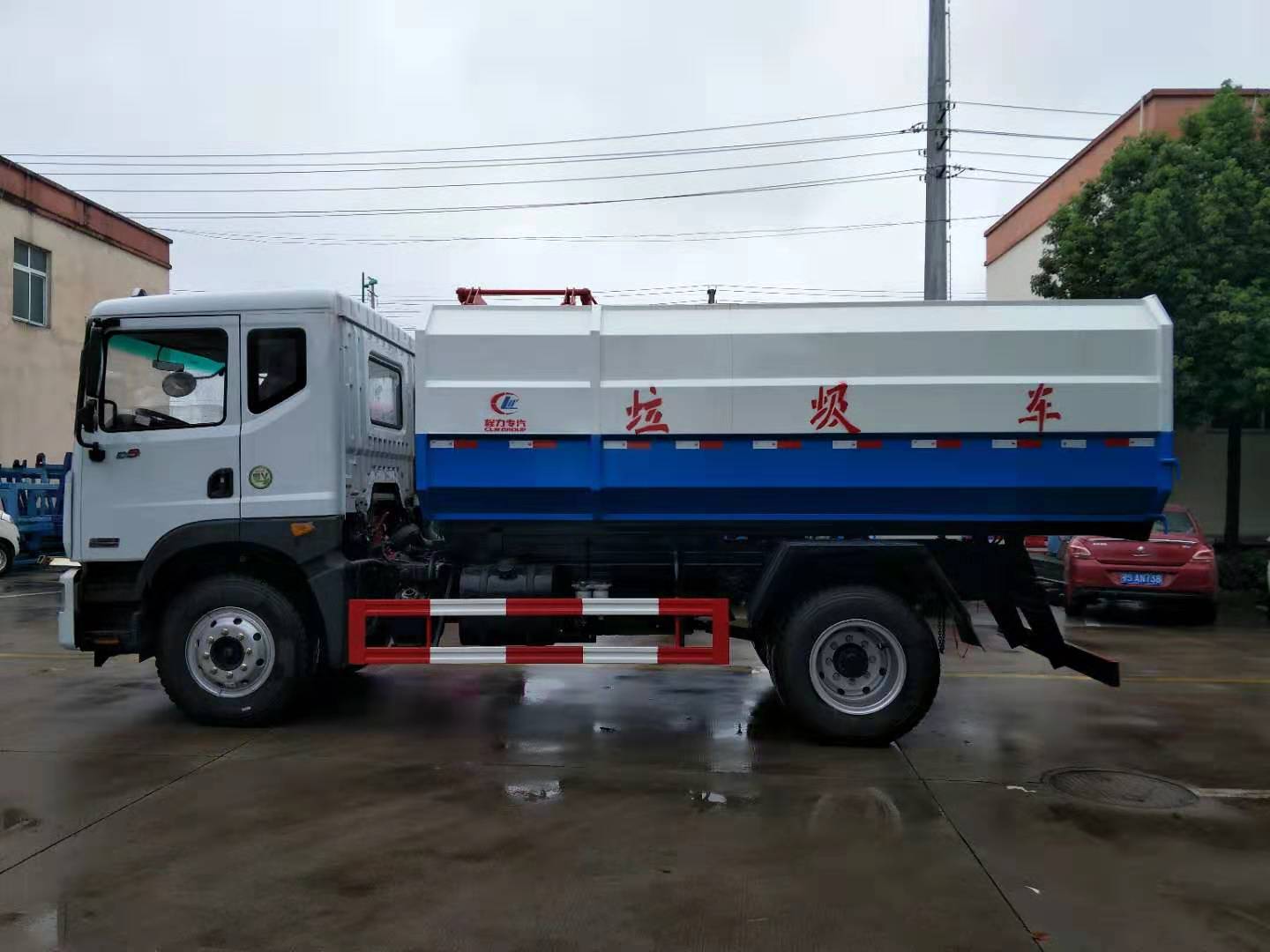 東風D9掛桶式垃圾車